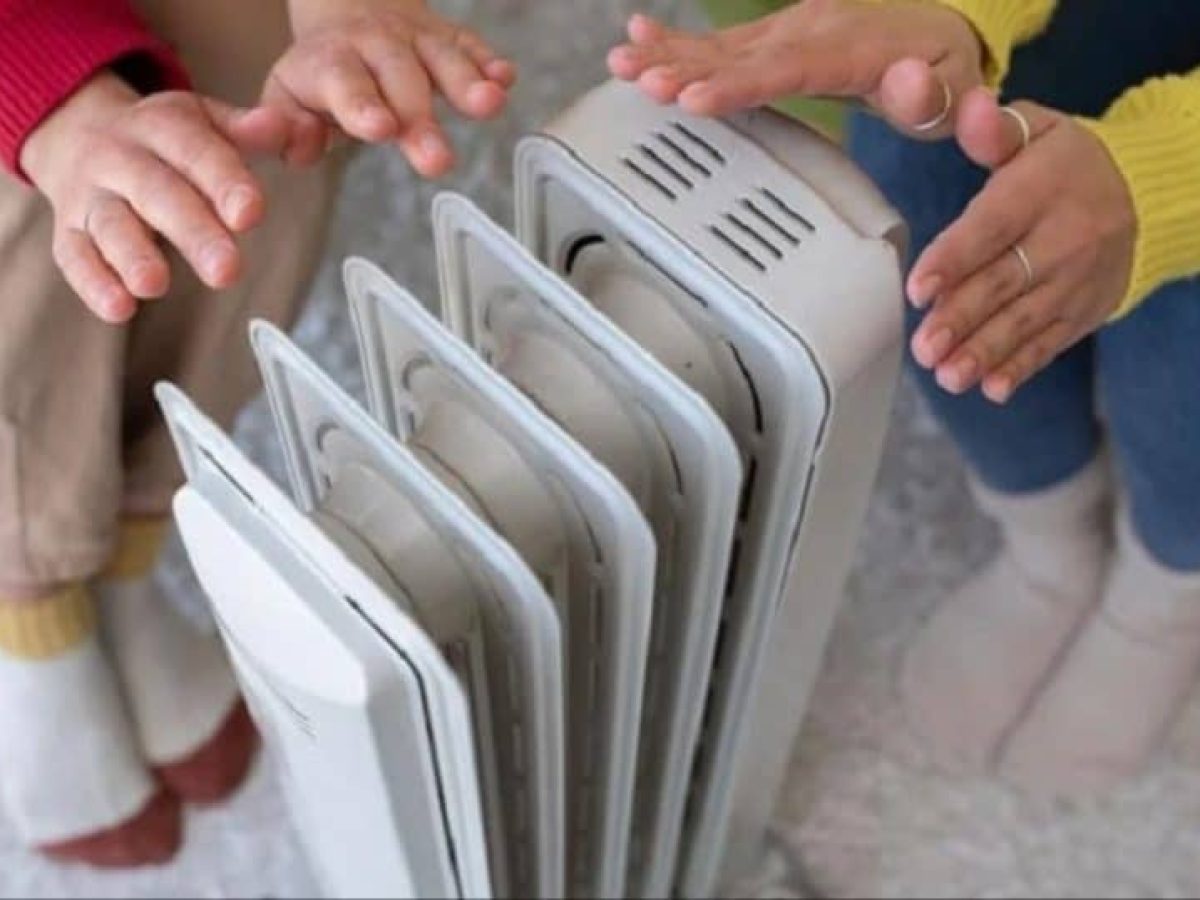 ΤΡΕΧΟΥΝ ΣΤΙΣ ΤΡΑΠΕΖΕΣ ΓΙΑ ΤΟ ΕΠΙΔΟΜΑ ΘΕΡΜΑΝΣΗΣ ΟΙ ΕΛΛΗΝΕΣ – «ΚΛΕΙΔΩΣΕ» Η 1η ΔΟΣΗ – ΤΙ ΩΡΑ ΜΠΑΙΝΕΙ ΣΤΟΥΣ ΛΟΓΑΡΙΑΣΜΟΥΣ