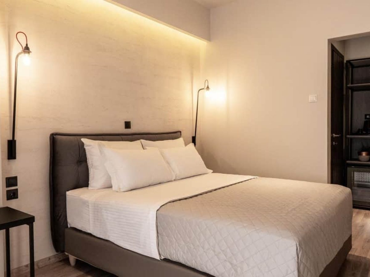 Χριστούγεννα: Χαμηλές πληρότητες και πολλές ακυρώσεις στις κρατήσεις ξενοδοχείων