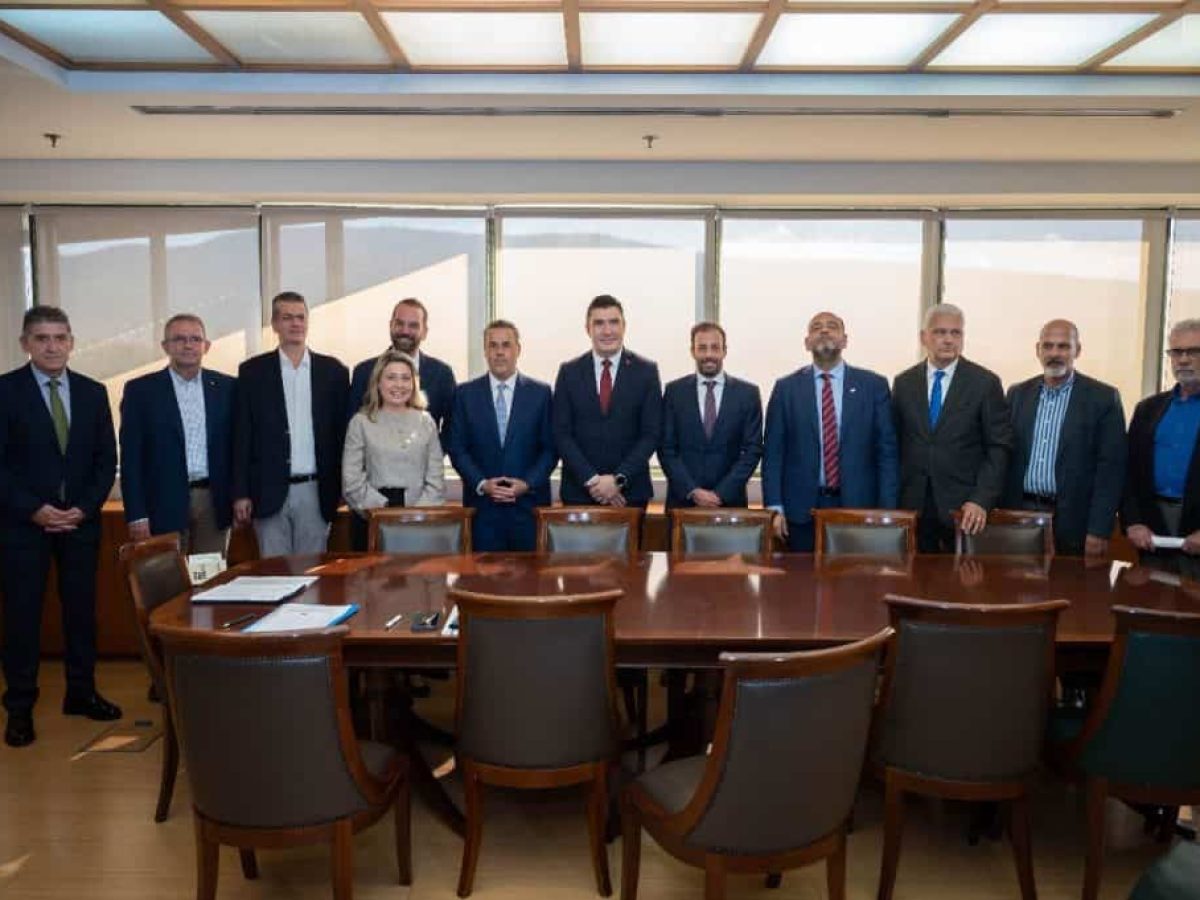 Η ζωή μετά τις φωτιές: Η Coca-Cola στηρίζει τις πυρόπληκτες περιοχές στην Ελλάδα