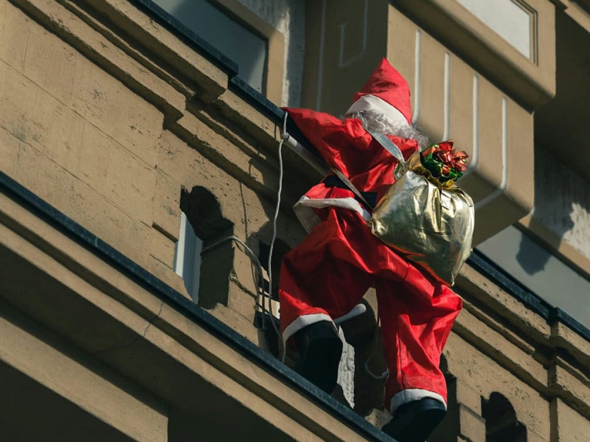 Ωράριο καταστημάτων Κυριακή 28/12: Πώς θα λειτουργήσουν σήμερα τα μαγαζιά