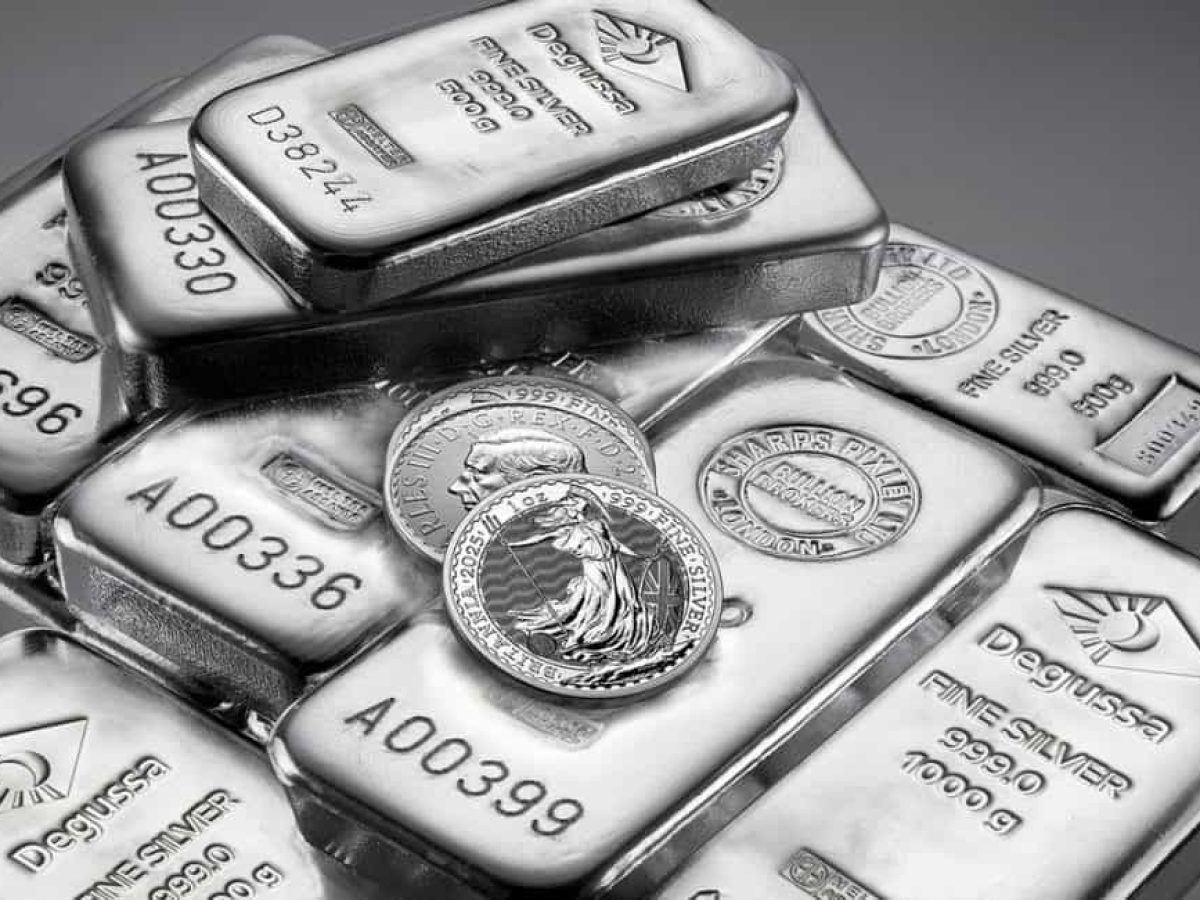 Για πρώτη φορά στην ιστορία, το ασήμι ξεπέρασε τα 75 δολάρια ανά ουγγιά