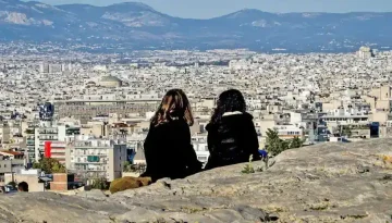 Μέτρα 2026: Φοροελαφρύνσεις σε ΦΠΑ και ΕΝΦΙΑ, αυξήσεις μισθών και στοχευμένες ενισχύσεις