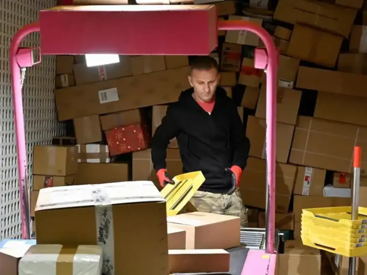 Το 85% των Ελλήνων ψωνίζει από ασιατικές πλατφόρμες: Το φαινόμενο που ανατρέπει το ελληνικό λιανεμπόριο