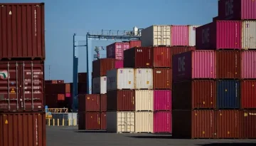 UBS: Η λέξη της χρονιάς είναι «δασμοί»