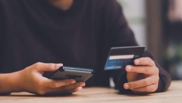 Οκτώ στους δέκα Έλληνες αγοράζουν από online πλατφόρμες χωρών εκτός ΕΕ