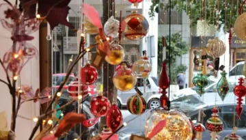 Πάτρα: Σε mood Χριστουγέννων η αγορά, το ωράριο των καταστημάτων