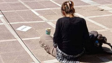 Φτώχεια-ποιότητα δημοκρατίας: Το πολιτικό πρόβλημα