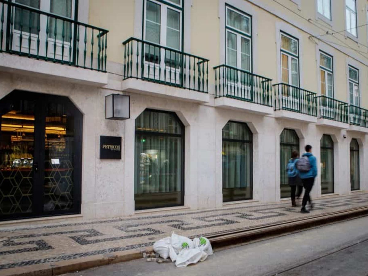 Κίνδυνος από το overloading ξενοδοχείων στην Αθήνα – «Μη γίνουμε Λισαβόνα»