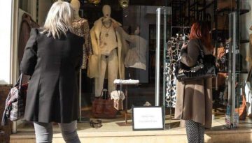 Εορταστικό ωράριο: Ανοιχτά σήμερα και αύριο τα καταστήματα στην Κρήτη