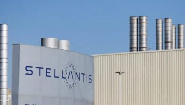 Stellantis μεταφέρει παραγωγή στις ΗΠΑ – Κλιμακώνεται η διαμάχη με τον Καναδά