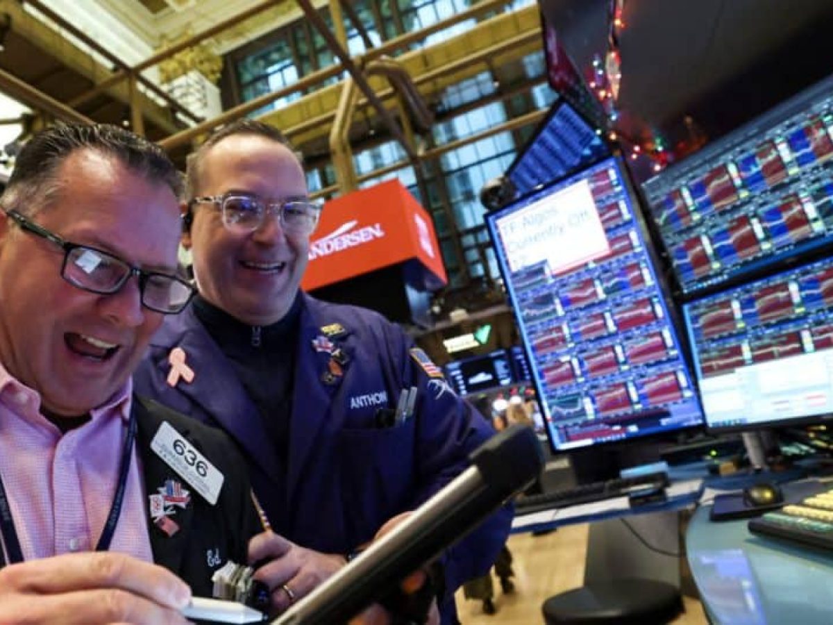 Wall Street: Με κέρδη έκλεισαν οι μετοχές στην αρχή της εορταστικής εβδομάδας – Ο S&P 500 καταγράφει τρίτη συνεχόμενη ημέρα κερδών