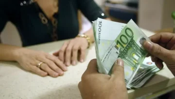 Μισθοί: Πότε και πόσο αυξάνονται σε ιδιωτικό και δημόσιο τομέα ΠΑΡΑΔΕΙΓΜΑΤΑ