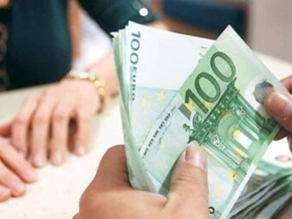 Αυξημένες οι καθαρές αποδοχές των δημοσίων υπαλλήλων λόγω της εφαρμογής μειωμένων συντελεστών φορολογίας