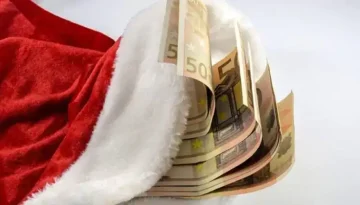 Χριστουγεννιάτικη φορολοταρία: 12 τυχεροί κερδίζουν από 100.000 ευρώ – Ποιοι εξαιρούνται από την κλήρωση