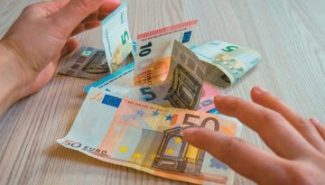 ΕΠΙΣΗΜΟ: Πότε μπαίνουν στους λογαριασμούς τα επιδόματα!