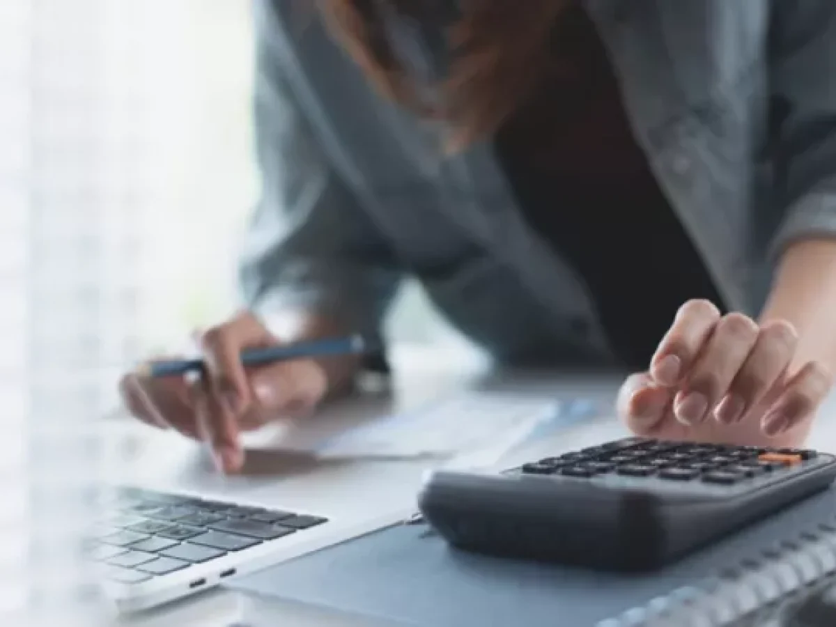 Τι αλλάζει σε φορολογία και μισθούς με το 2026 – Ποιοι ωφελούνται και ποιοι όχι