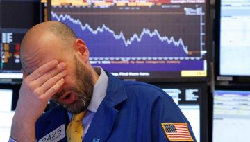 Wall Street: Οριακές απώλειες μετά τις δηλώσεις Τραμπ για τον Χάσετ – Πτωτικά η εβδομάδα