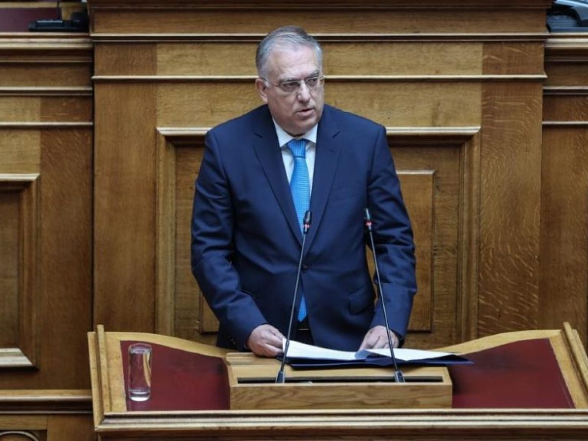 Παρέμβαση Θεοδωρικάκου για τις αυξήσεις στα ασφάλιστρα υγείας