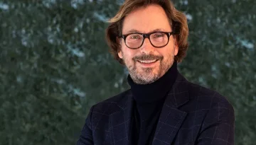 Η Richemont πωλεί τον ελβετικό οίκο ρολογιών Baume & Mercier στον ιταλικό όμιλο Damiani
