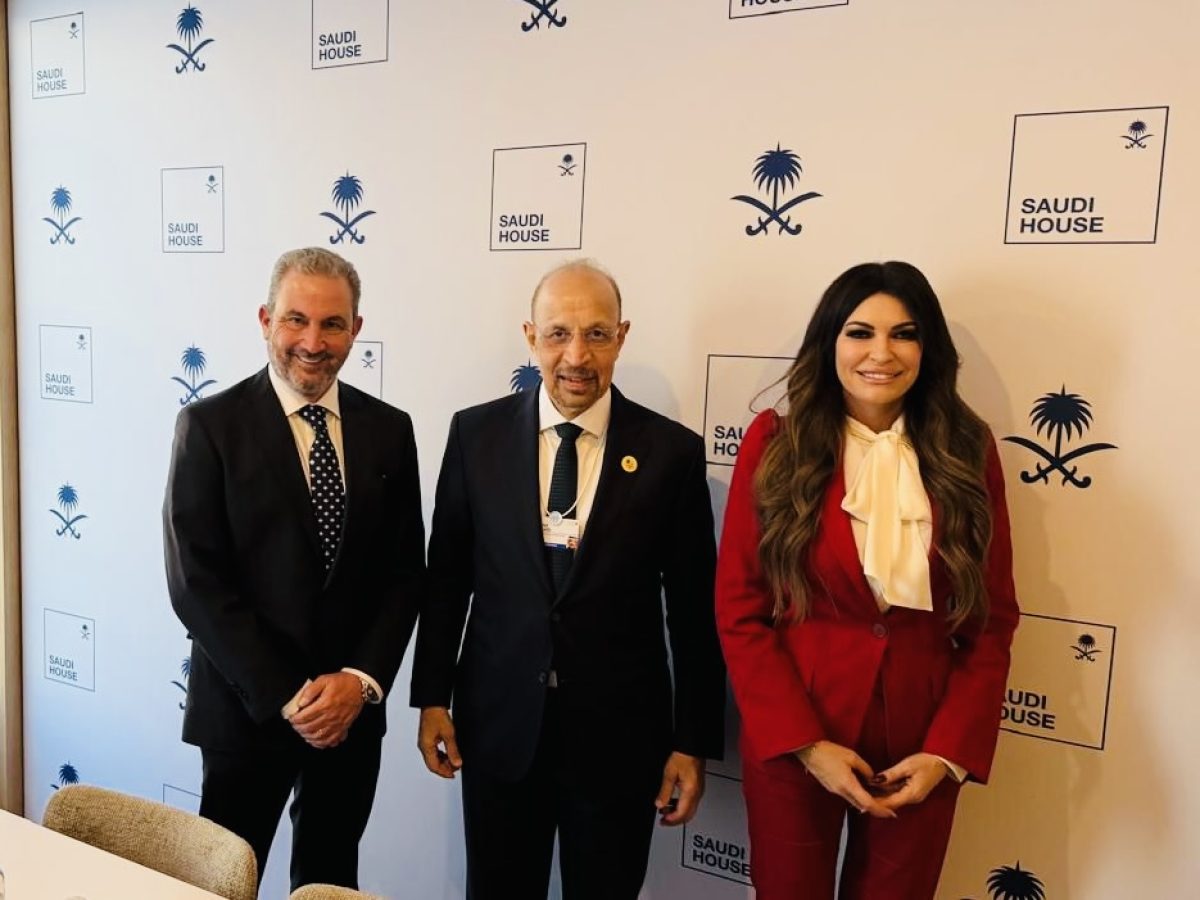 Επαφές Αλ. Εξάρχου με Khalid Al-Falih και Eric Trump για το επενδυτικό περιβάλλον και τις προοπτικές της ελληνικής οικονομίας