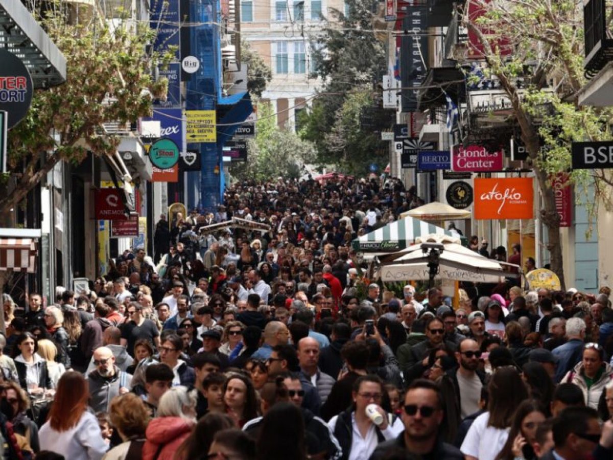 Χειμερινές εκπτώσεις 2026: Πότε ξεκινούν και ποιες Κυριακές θα είναι ανοιχτά τα καταστήματα