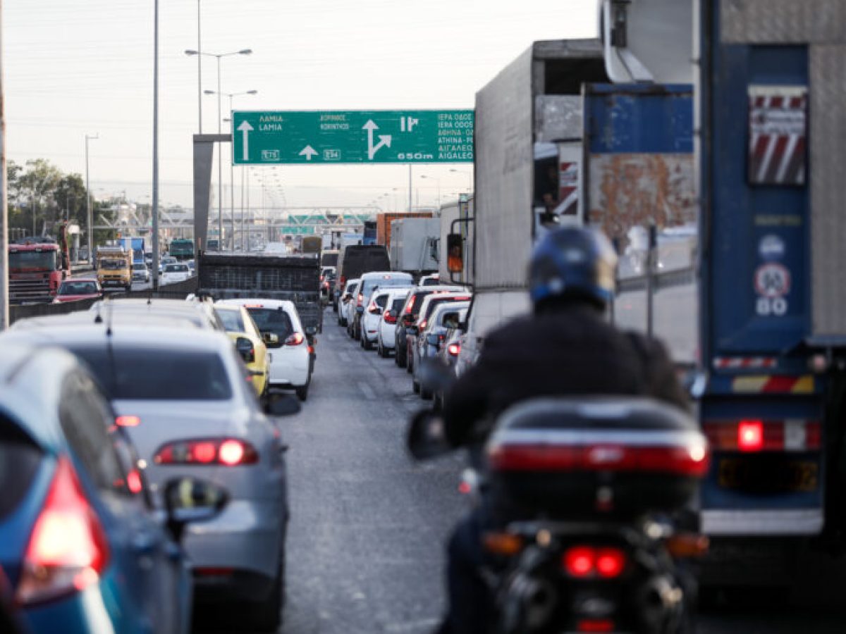 ΑΑΔΕ: Πρόστιμα σε περίπου 790.000 ιδιοκτήτες οχημάτων για τα τέλη κυκλοφορίας του 2026