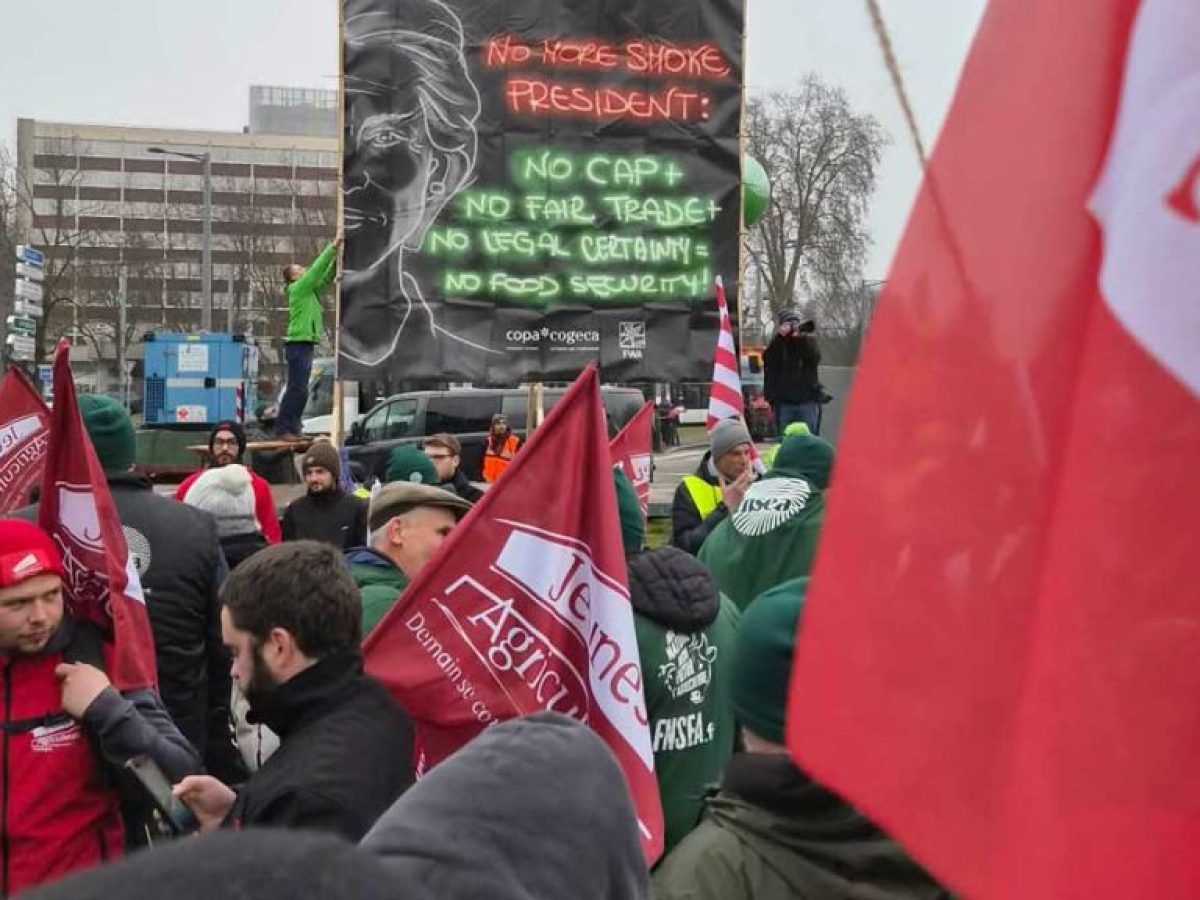 Mercosur: Οι αγρότες περικυκλώνουν το Ευρωπαϊκό Κοινοβούλιο