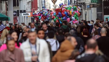 Στόχος τζίρου άνω των 6 δισ. ευρώ στις χειμερινές εκπτώσεις που ξεκινούν τη Δευτέρα – Πόσο θα διαρκέσουν