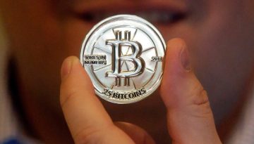 Σαν σήμερα 3 Ιανουαρίου: Η γέννηση του Bitcoin – Όταν το χρήμα έγινε κώδικας