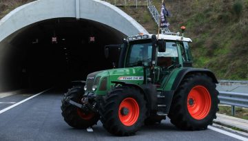 ΣΒΕ: Βαρύ το κόστος σε βιομηχανία και μεταποίηση από τα αγροτικά μπλόκα