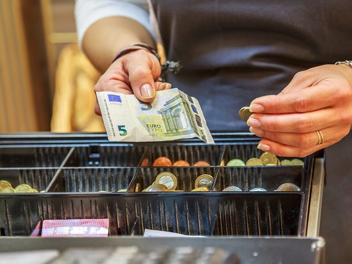 «Μεγάλος Αδερφός» σε ταμειακές, επαγγελματικά οχήματα, κοντέινερ – Νέα ψηφιακά εργαλεία και AI από την ΑΑΔΕ