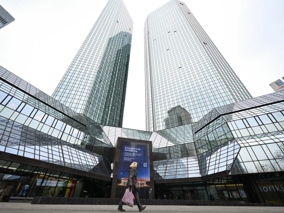 Εισαγγελική έρευνα στη Deutsche Bank για τον Αμπράμοβιτς