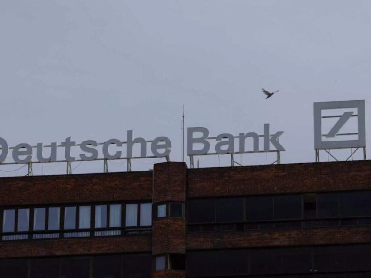 Για ξέπλυμα μαύρου χρήματος ερευνάται η Deutsche Bank – Έφοδος στα γραφεία της, στο μικροσκόπιο και ο Ρομάν Αμπράμοβιτς