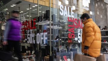 Εκπτώσεις: Τελευταία Κυριακή με ανοιχτά καταστήματα  – Τι να προσέξουν οι καταναλωτές