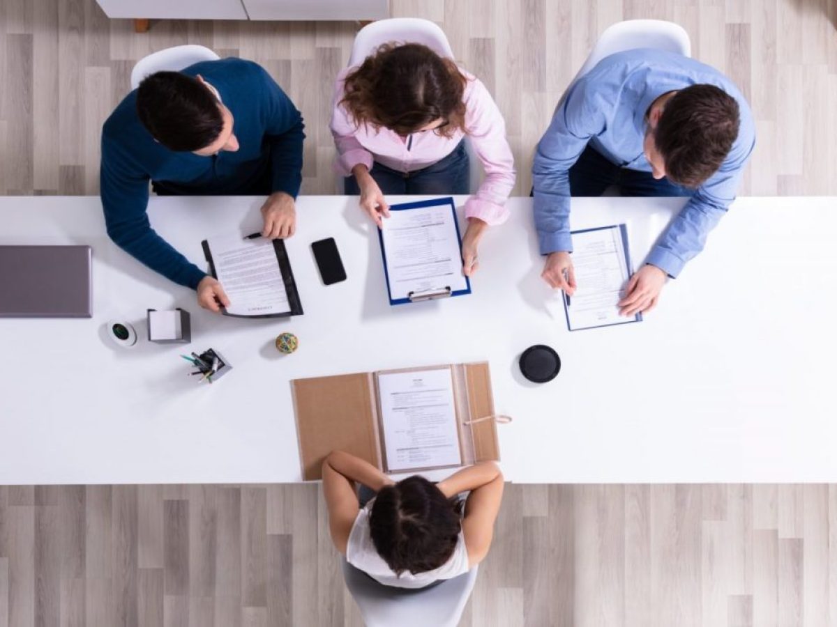 Πότε θα δούμε τις αυξήσεις στο μισθό – Ποιοι θα τις πάρουν πρώτα