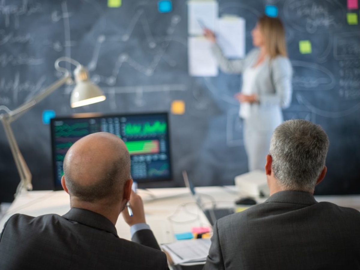 European Innovation Scoreboard: Φτωχές οι επιδόσεις των ελληνικών επιχειρήσεων στην έρευνα & ανάπτυξη