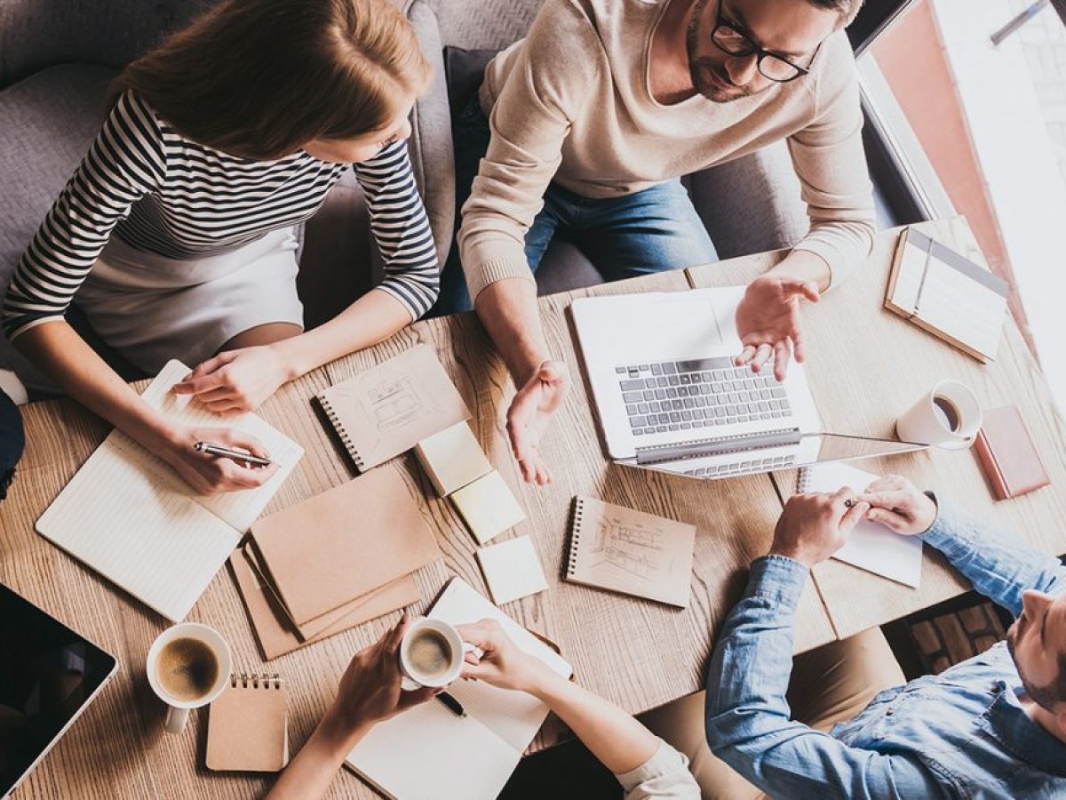 Ποιοι εργαζόμενοι θα δουν αυξήσεις στο μισθό τους – Η νέα φορολογική κλίμακα μειώνει την παρακράτηση φόρου και ανεβάζει τα καθαρά εισοδήματα