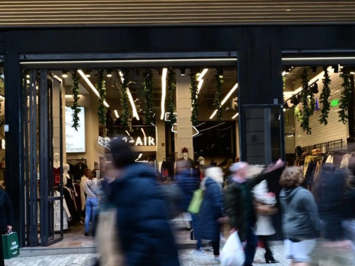 Περιορισμό της Black Friday ζητά ο Εμπορικός Σύλλογος Αθηνών