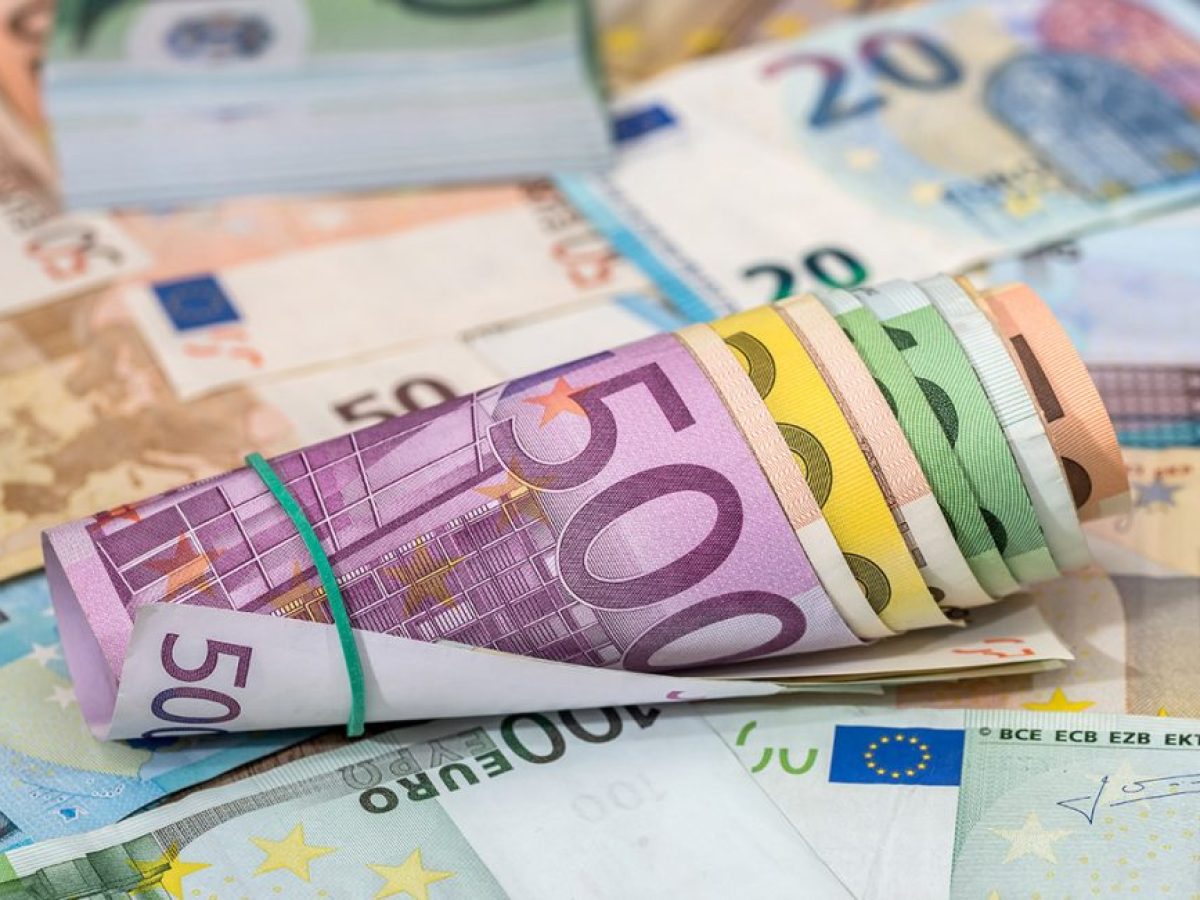 Στα 367,852 δισ. ευρώ το δημόσιο χρέος το γ’ τρίμηνο πέρυσι ανακοίνωσε η ΕΛΣΤΑΤ