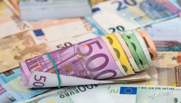 Στα 367,852 δισ. ευρώ το δημόσιο χρέος το γ’ τρίμηνο πέρυσι ανακοίνωσε η ΕΛΣΤΑΤ