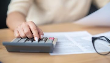 Οι νέες ελαφρύνσεις που σχεδιάζονται για επιχειρήσεις και νοικοκυριά, στοπ σε κόφτη ενοικίων