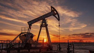 Η τιμή της βενζίνης στη Νότια Αφρική υποχωρεί σε χαμηλό τετραετίας, λόγω πετρελαίου και ραντ