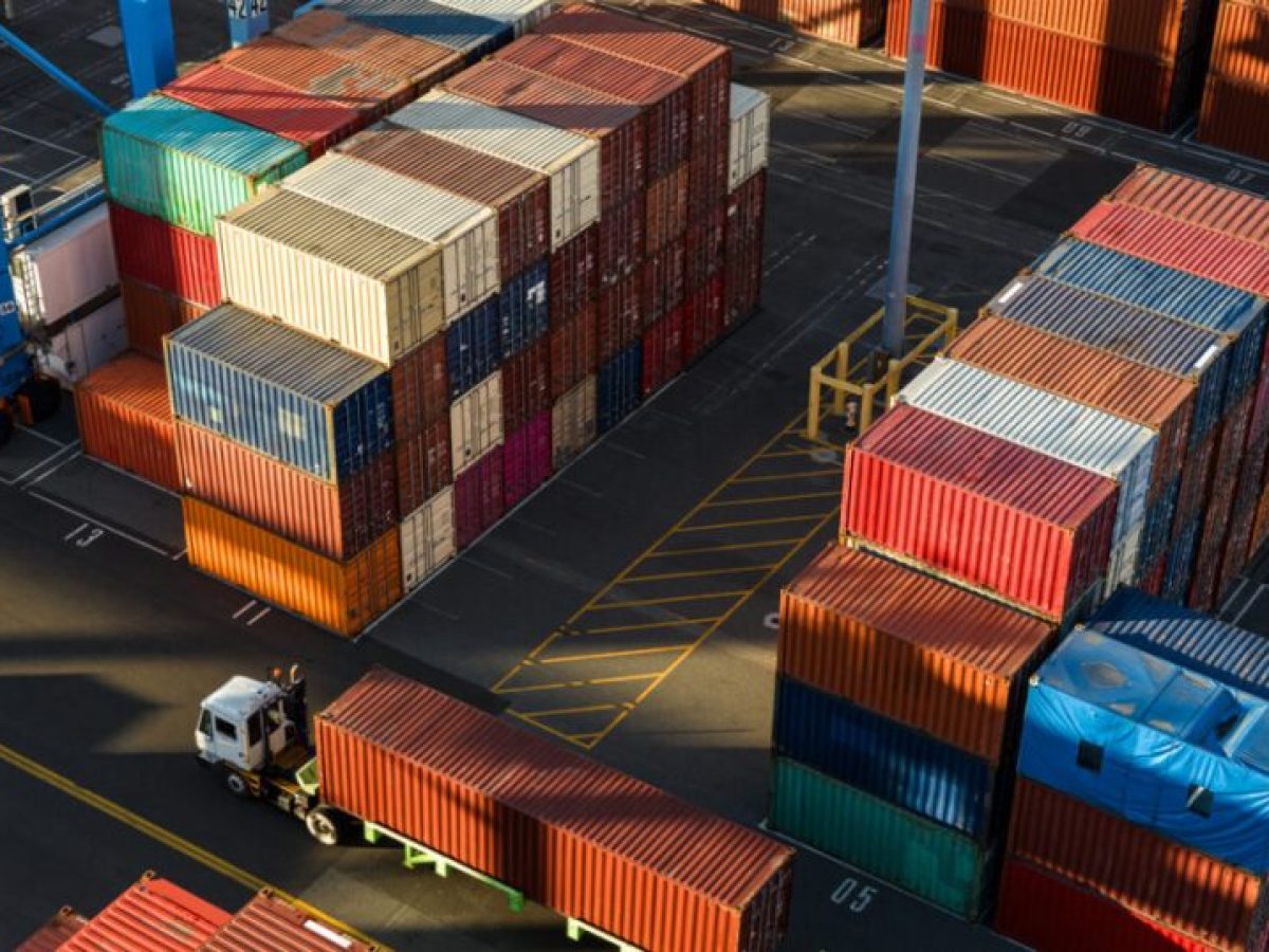 Πτώση-σοκ στις γερμανικές εξαγωγές προς τις ΗΠΑ το 2025