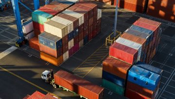 Πτώση-σοκ στις γερμανικές εξαγωγές προς τις ΗΠΑ το 2025