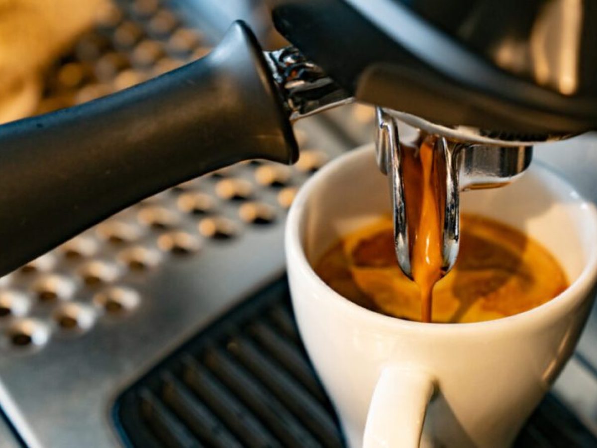 Πληθωρισμός: Αυξήθηκαν κατά 2,6% οι τιμές στην αυλαία του 2025 – Ισχυρές ανατιμήσεις σε καφέ, σοκολάτα και κρέας