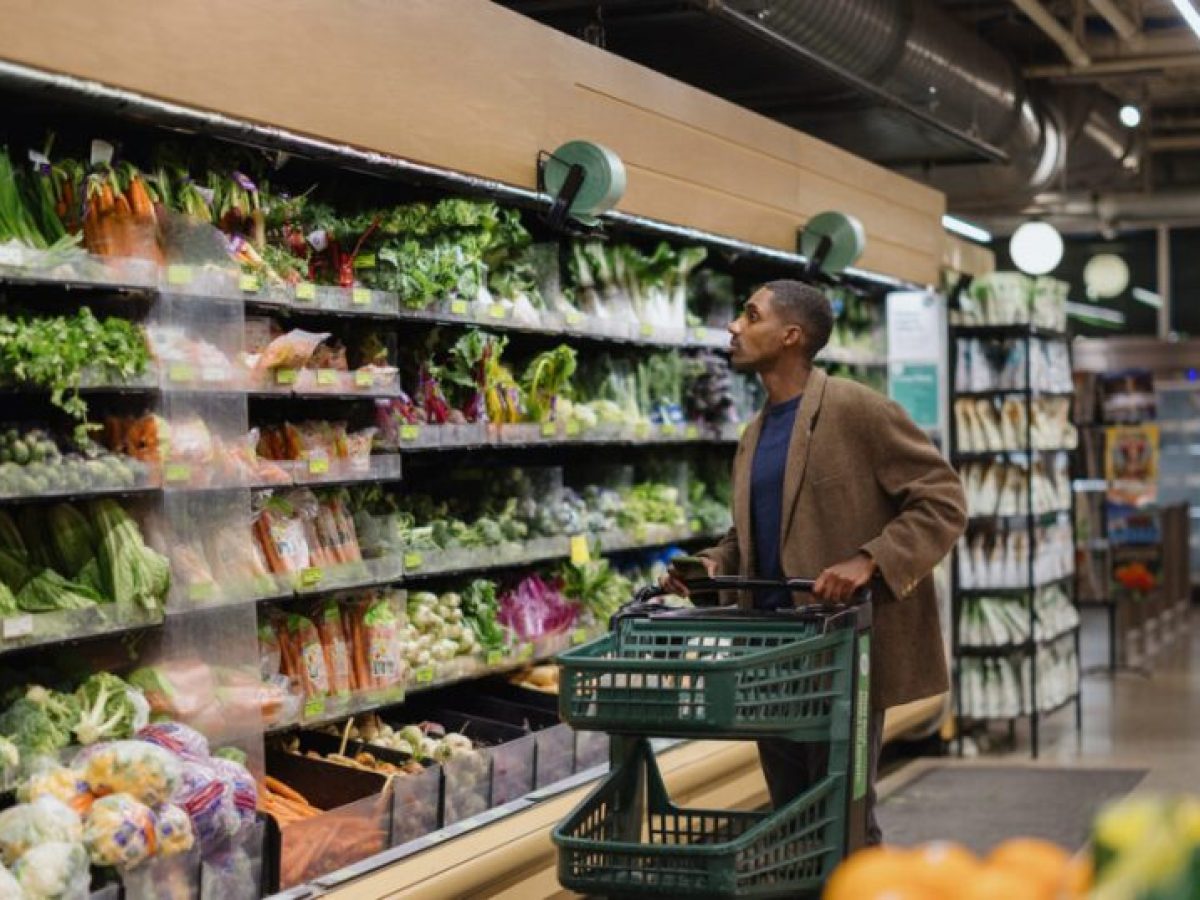 ΗΠΑ: Το καταναλωτικό κλίμα ανέρχεται σε υψηλό τεσσάρων μηνών