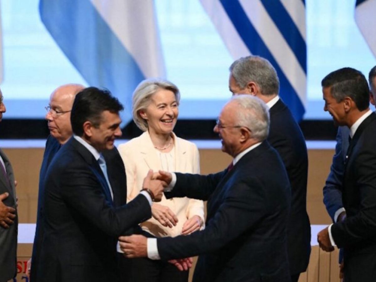 ΕΕ και Mercosur υπέγραψαν την ιστορική συμφωνία ελεύθερου εμπορίου μετά από 25 χρόνια διαπραγματεύσεων