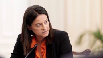 Κεραμέως: Η Ελλάδα πρωτοπόρος στην αύξηση της απασχόλησης στον ΟΟΣΑ – Νέα μέτρα για μισθούς και γυναίκες