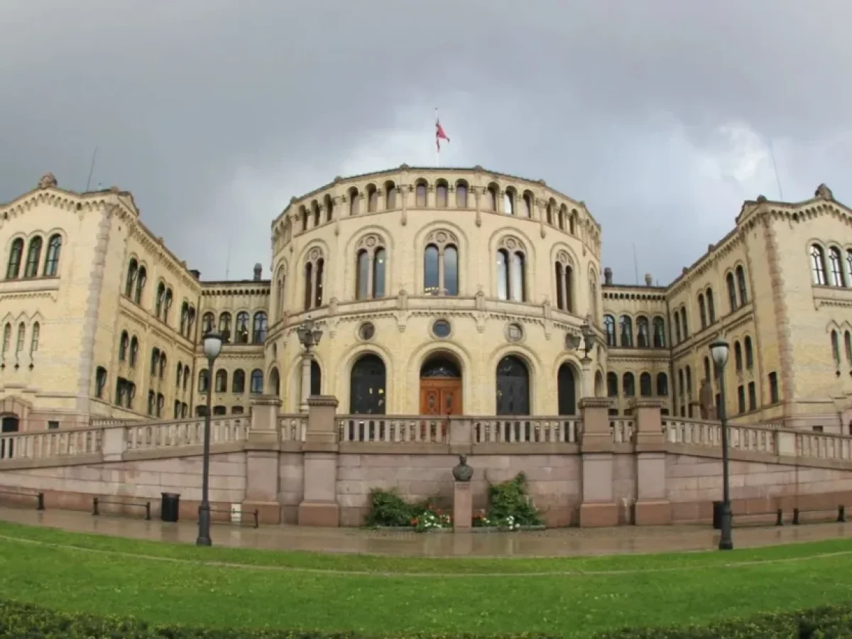 Η Νορβηγία δεν εξετάζει «προς το παρόν» αντίμετρα στους δασμούς του Τραμπ