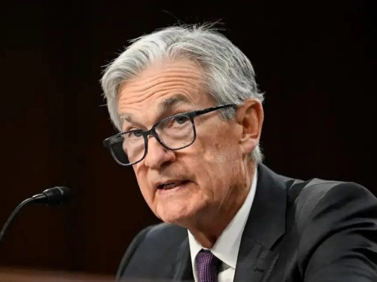 Πως θα μας φαινόταν αν ο Πρωθυπουργός έστελνε… στα δικαστήρια τον πρόεδρο της Τράπεζας της Ελλάδος;